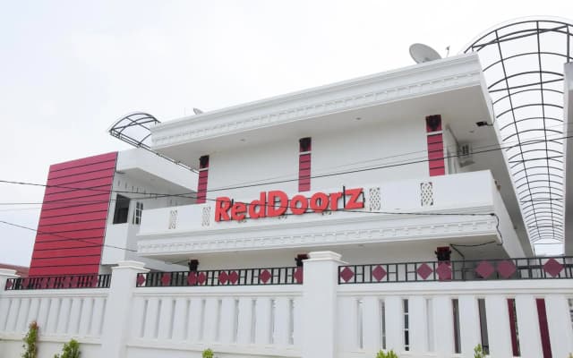RedDoorz near UIN Sumatera Utara