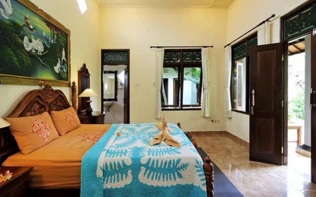 Loka Sari Guest House and Spa