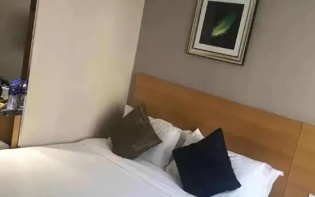 Mercure Hotel Feitian (Lanzhou Railway Station Subway Station)