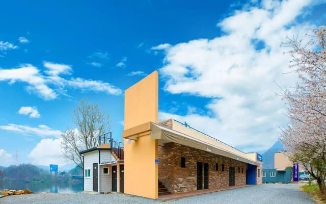 Nami Island Rivermoon Pension