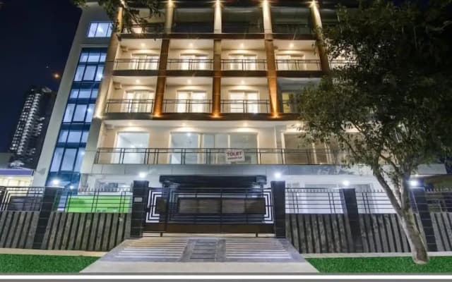 Hotel Noida Dreamz 144