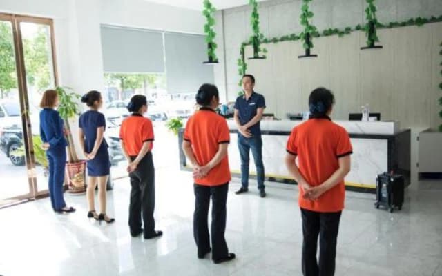 Set Chain Hotel