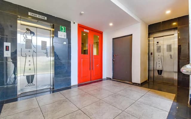 FabHotels Ny Townhouse
