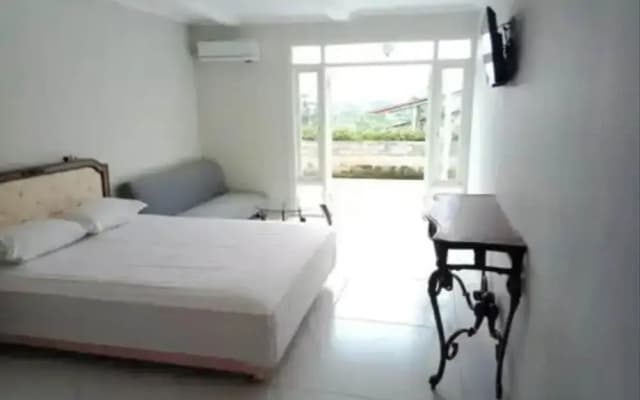 Capital O 3359 Pondok Wisata Jaden Trawas Mojokerto