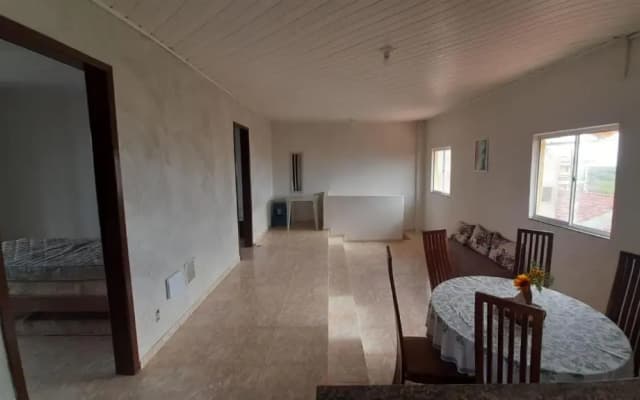 3º andar independente - Casa a 50m da praia com vista lateral para o mar