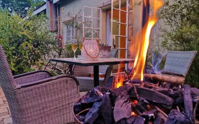 Sagewood Cottage for 2 People With Wonderful Private Terrace in Garden!