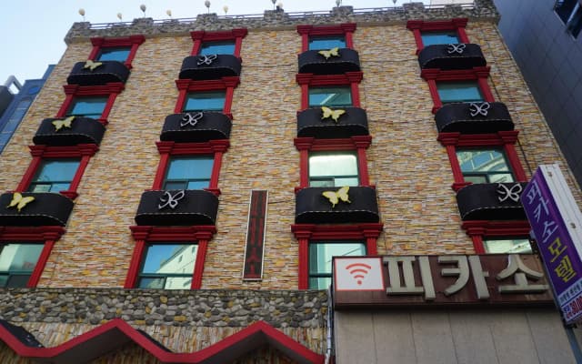 Picasso Motel
