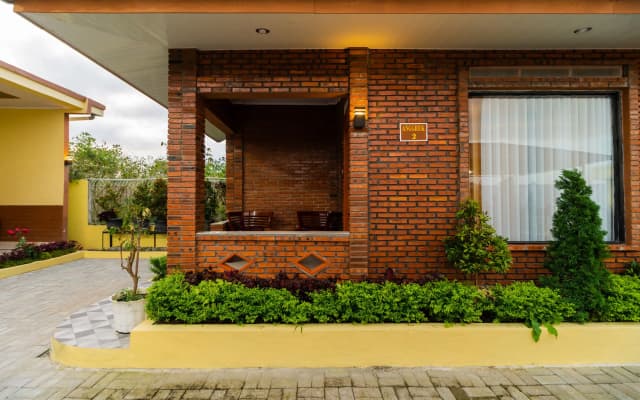 RedDoorz @ Aldos Villa Silangit