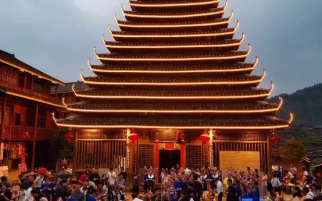 Vienna Hotel (Sanjiang Bell Tower Bird's Nest Distribution Center)