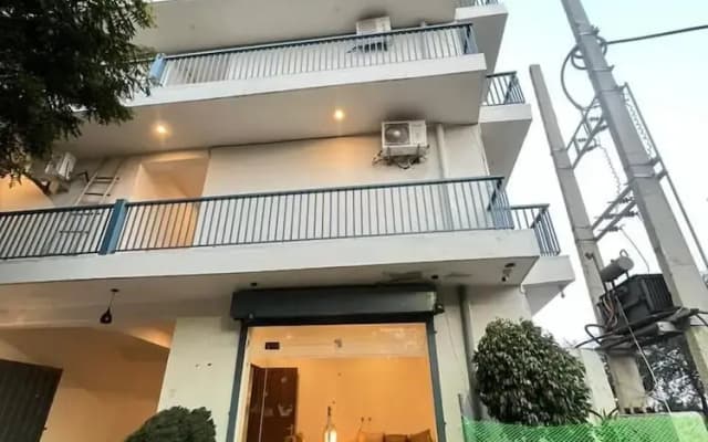 Apna Homes Stay and Hotel I Gurugram