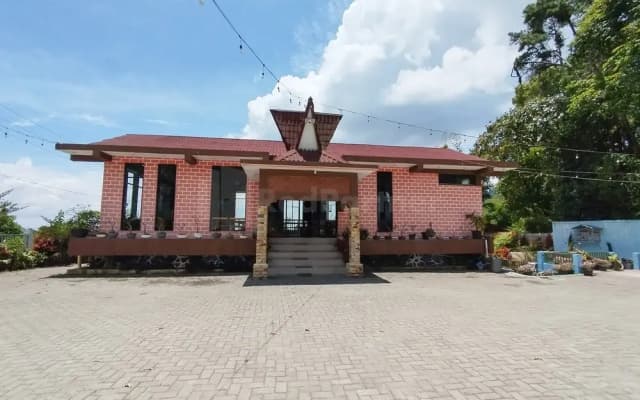 As Resto,Café & Hotel Mitra RedDoorz