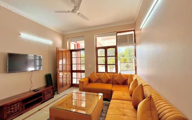 Luxury 4 Bedroom's Independent villa