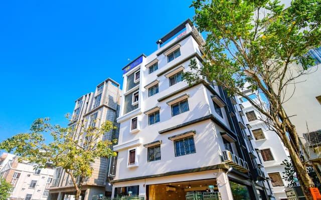 FabHotel Dreamworld Residency