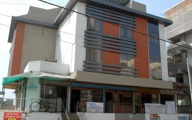 Hotel Rahi Local Unmarried Nri Not Alloewed