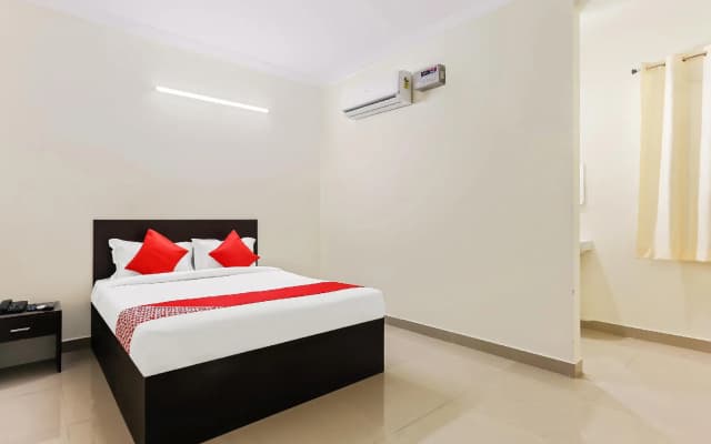 OYO 35467 Shiridi Residency