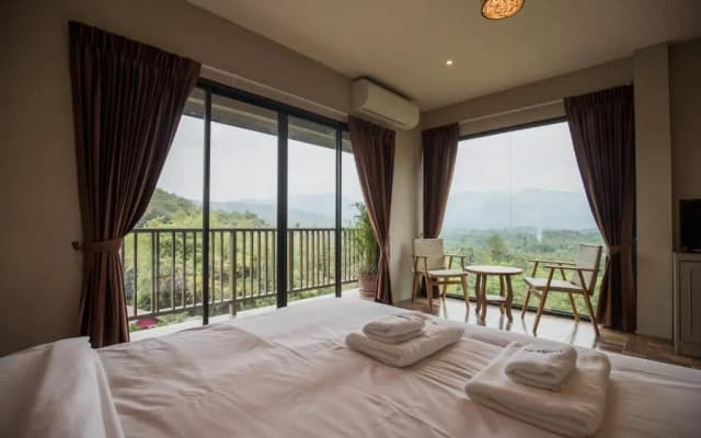Thanburi Resort