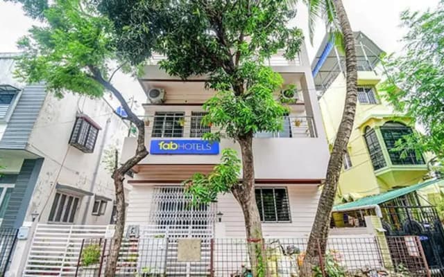 FabHotel Moon Residency