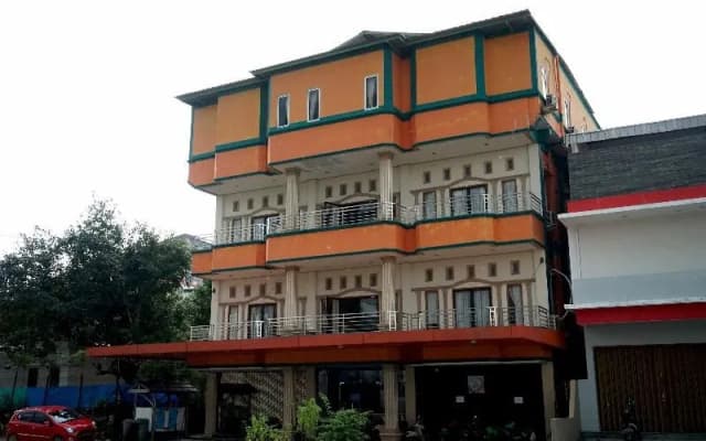 Oyo 629 Grand Vella Hotel