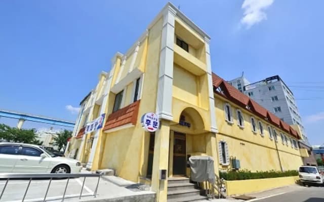 Wolmido Harbor View Hotel