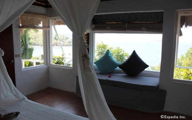 Al Faro Cosmio Hotel