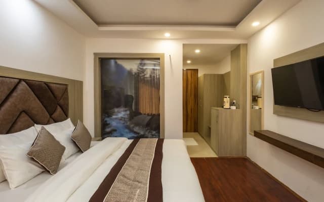 Snow White Regency, Manali