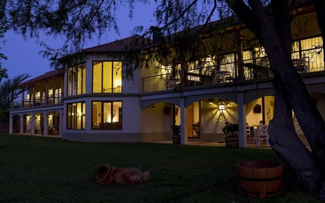 La Perla Hotel