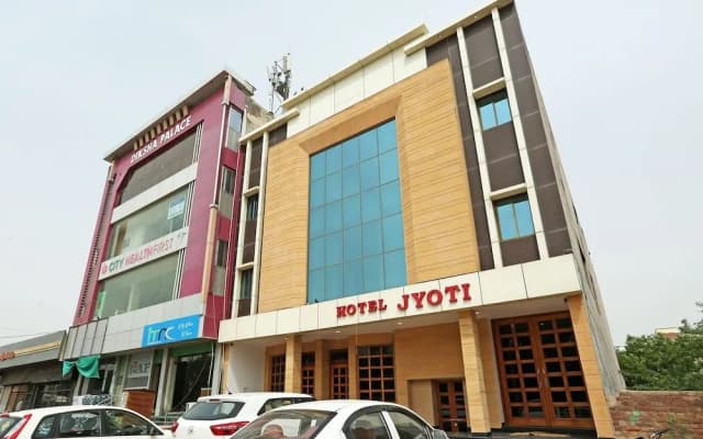 OYO 16646 Hotel Jyoti