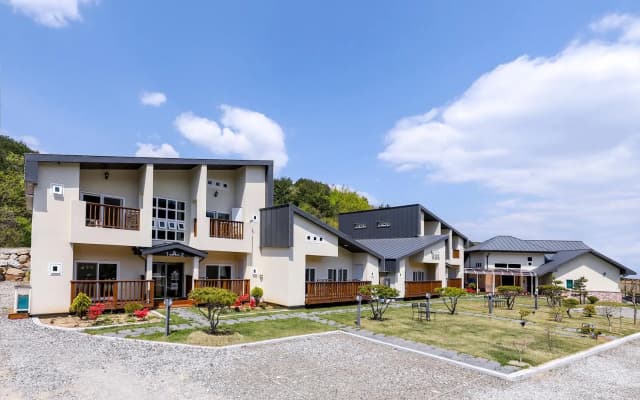 Samcheok Yonghwa Silkroad Pension