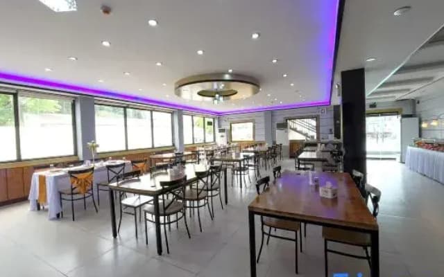 Valentine Hotel Angeles City Managed by Cocotel