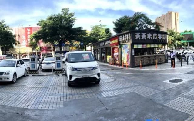 198 Boutique Hotel (Shenzhen Gongming Plaza Subway Station Daqianli Branch)