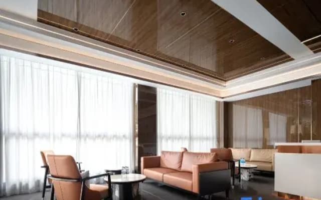 Meihong Hotel (Dehong Mangshi Airport Mangshi Square)
