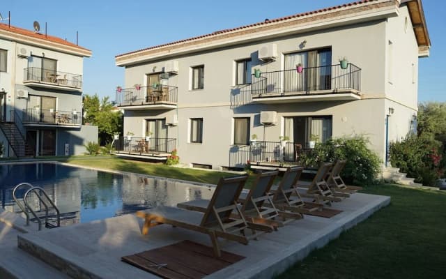 Karyada Hotel