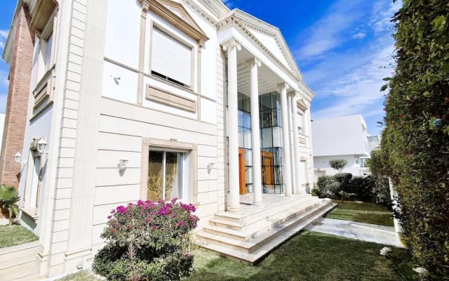 L'Orchidée - Luxury Suites
