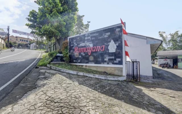 Hotel O Ramayana