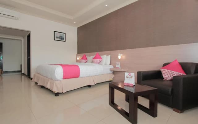 Kuraya Residence By OYO Rooms