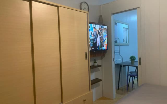 Minimalist 1 Bedroom in Alabang near Molito and ATC with WiFi & Netflix m