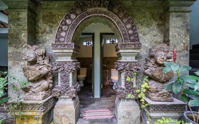 Huts Rock Ubud