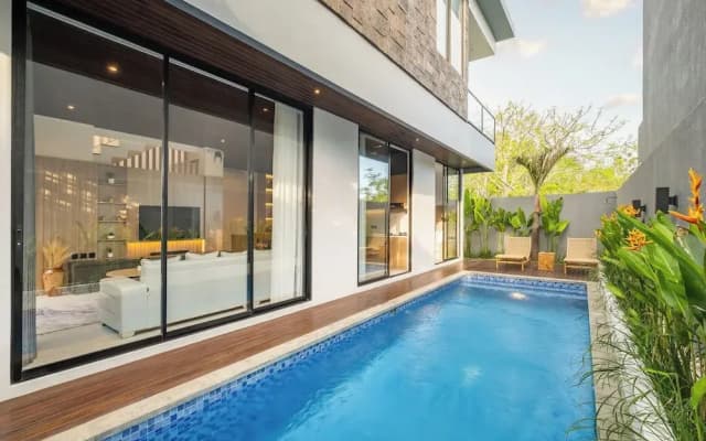 Tropical Bliss Villa 9E - 10min to Beach