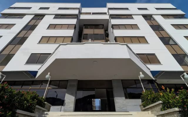 Hotel Axis Inn By GEH Suites