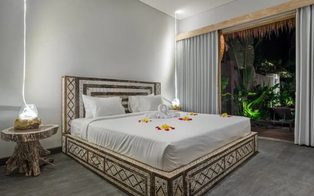Brand New Luxury 3BR Villa Ethnic Ubud 3