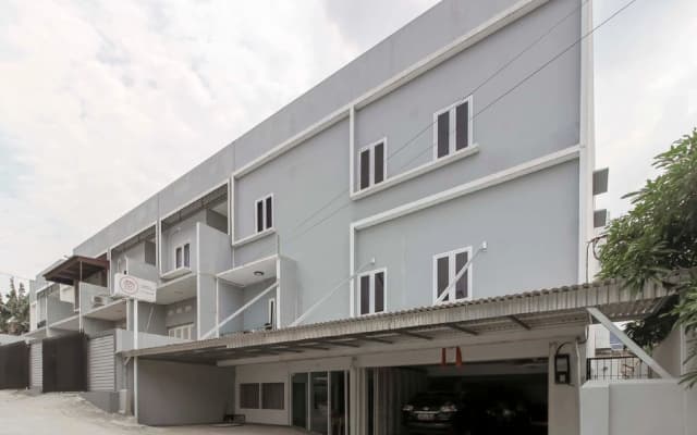 RedDoorz near Siloam Hospital Palembang