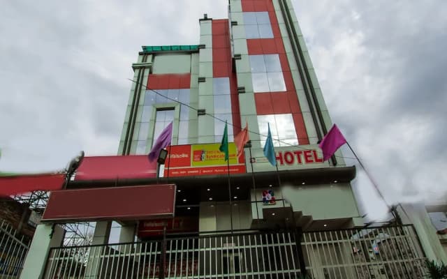 OYO 9242 Le-Leisure Hotel