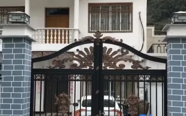 Longwei Hotel