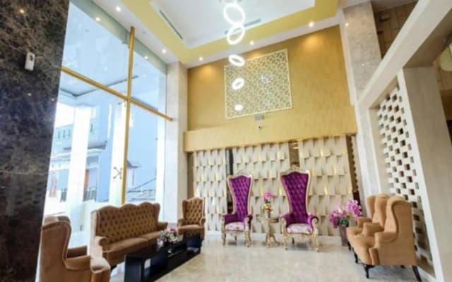 Travellers Hotel Phinisi