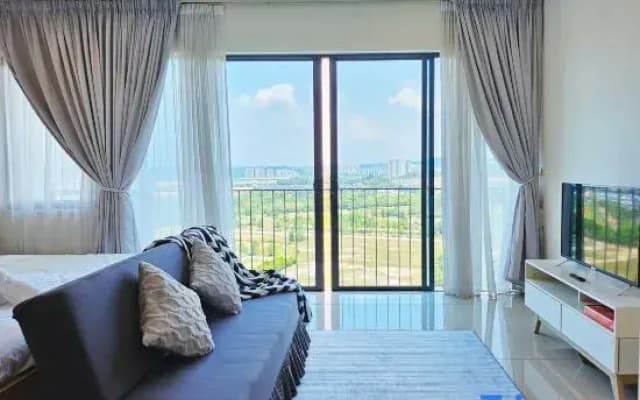Minimalist studio @ Trefoil Setia Alam (linked bridge to Mall/Convention Centre/NIH/Peninsula)