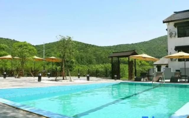 Seek Paradise · Shitang Hostel