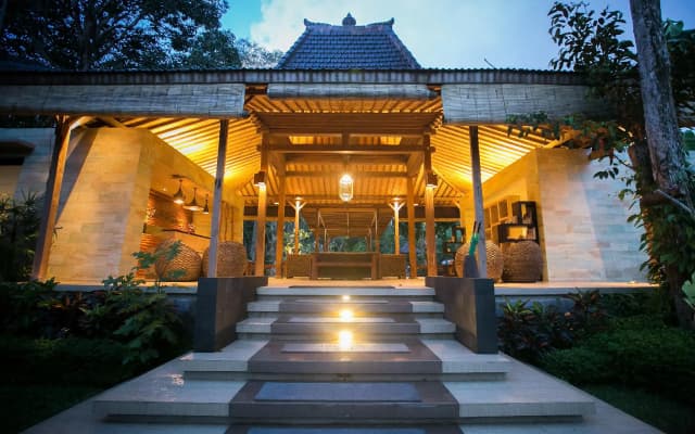 Senetan Villas and Spa Resort