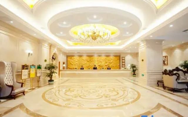 Vienna International Hotel Guizhou Weng'an Qilong Binfen Moer City