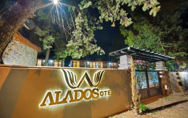Alados Otel