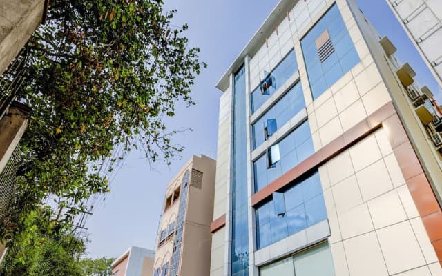 OYO 6383 Hotel Leela Grand Inn